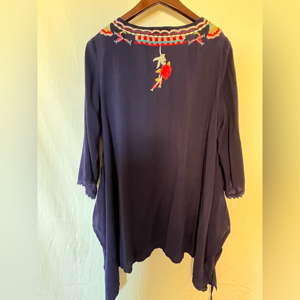 Preowned Solitaire Embroidered V-Neck Tunic Top with Waistband - Navy - Sz L - Picture 2 of 13